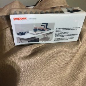 NWT Poppin grass grip